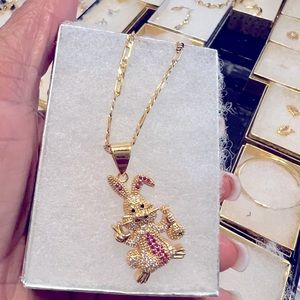 Rabbit charm 18 kts gold filled with chain